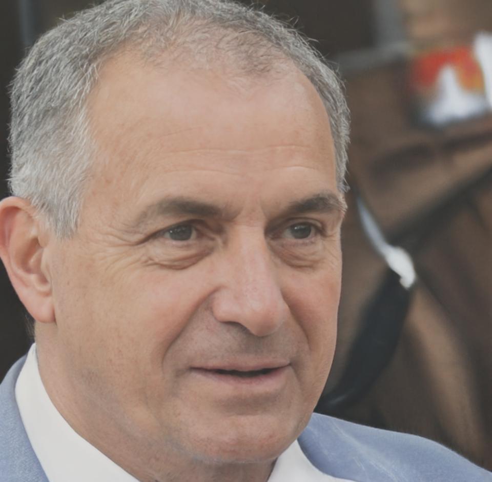 Portrait de Julien Moreau, formateur expert en gestion budgétaire